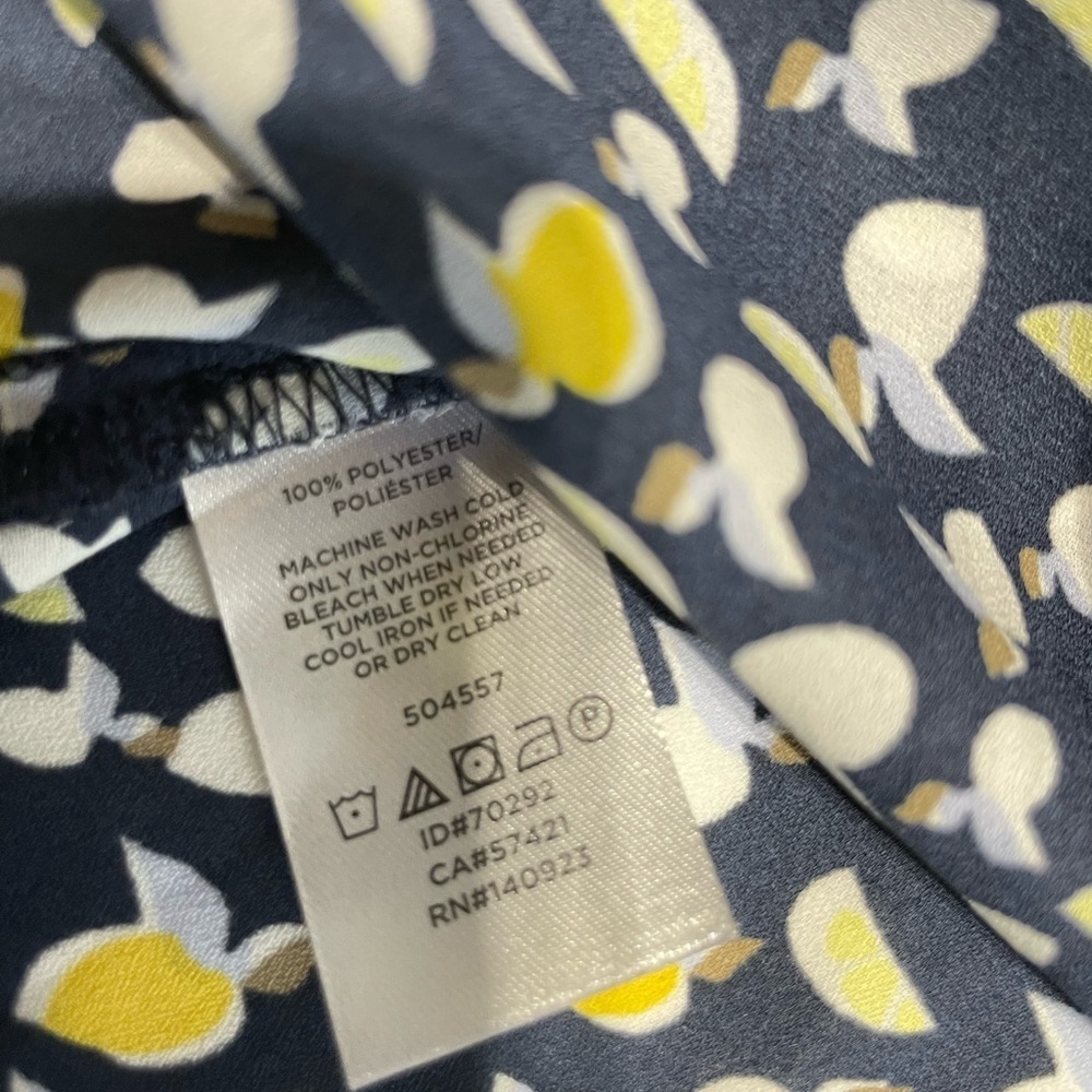 LOFT Women's Black, White, Yellow Lemon Print Flutter Cap sleeve top--Sz Med - Picture 9 of 13